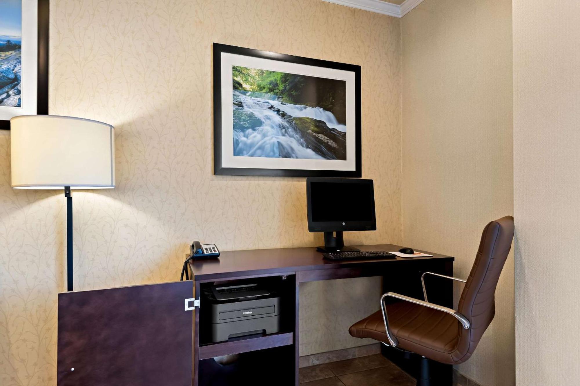 Comfort Inn & Suites Creswell Экстерьер фото