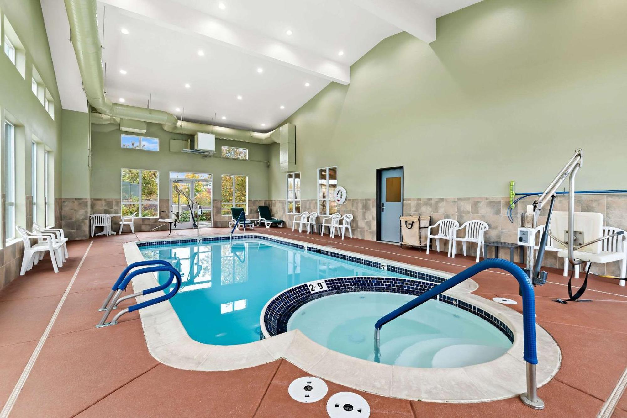 Comfort Inn & Suites Creswell Экстерьер фото