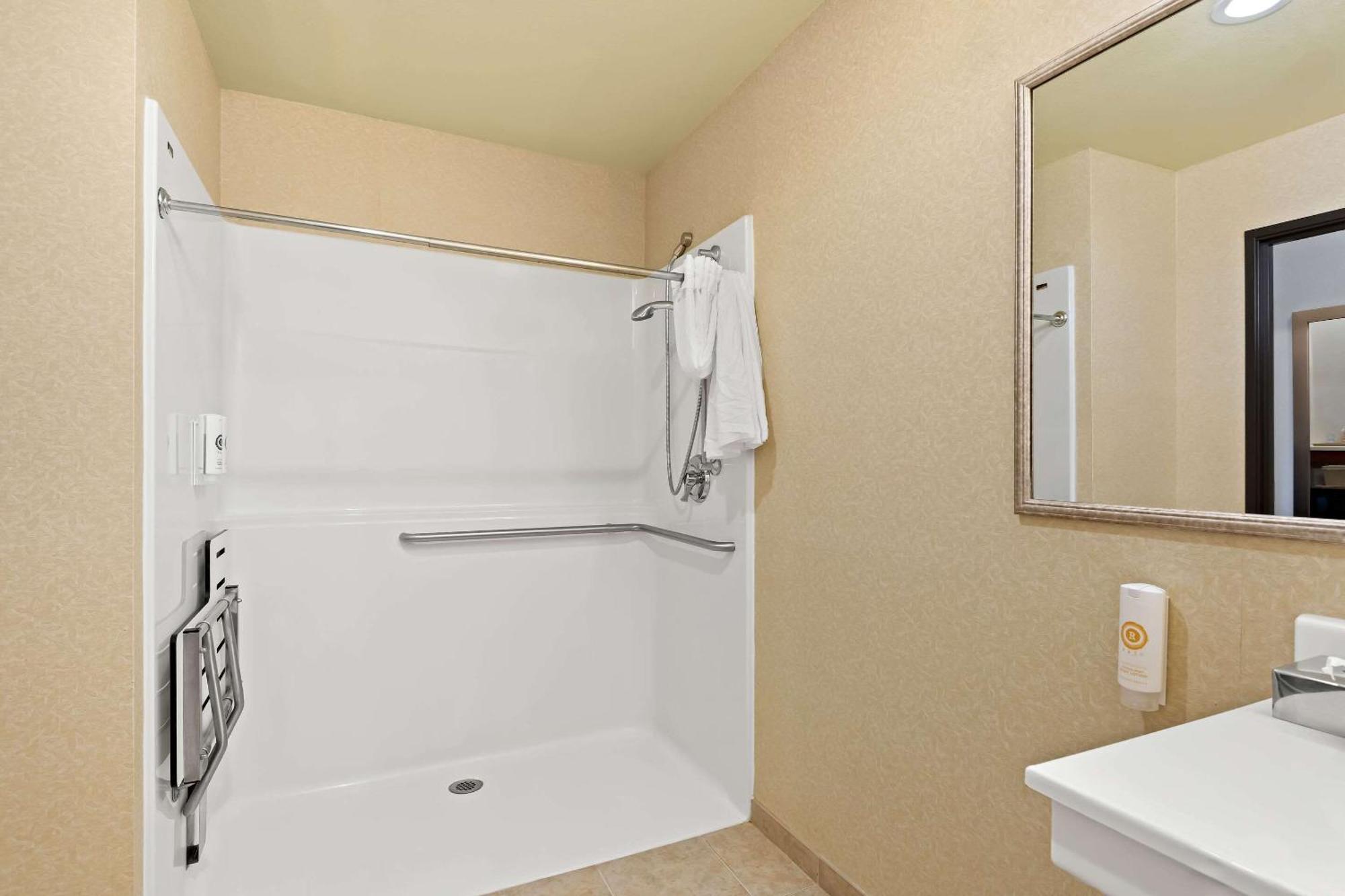 Comfort Inn & Suites Creswell Экстерьер фото