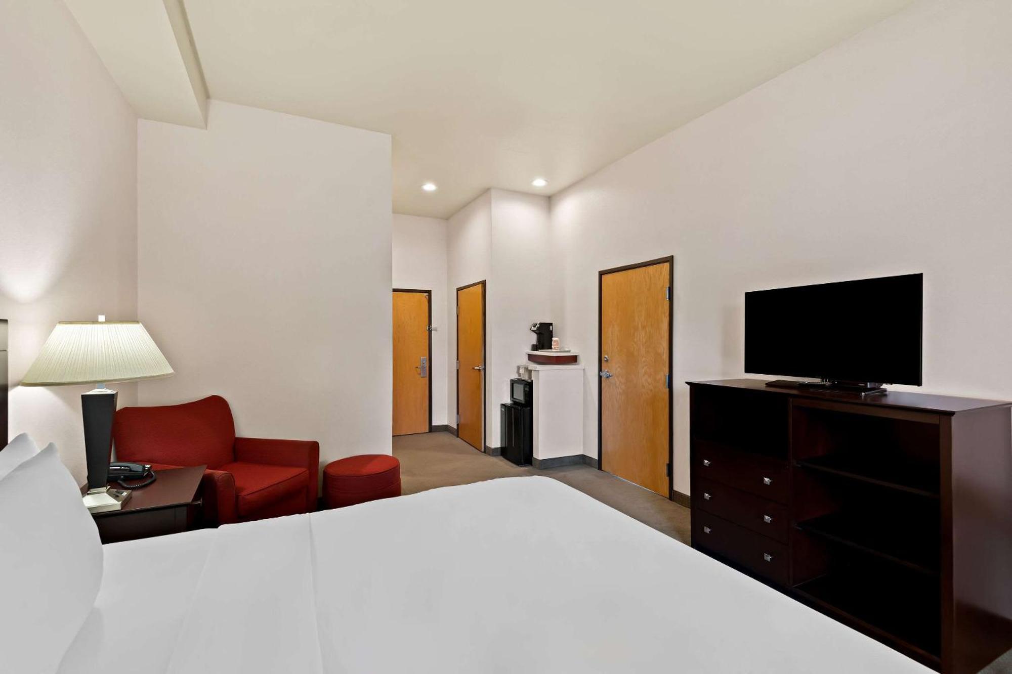 Comfort Inn & Suites Creswell Экстерьер фото