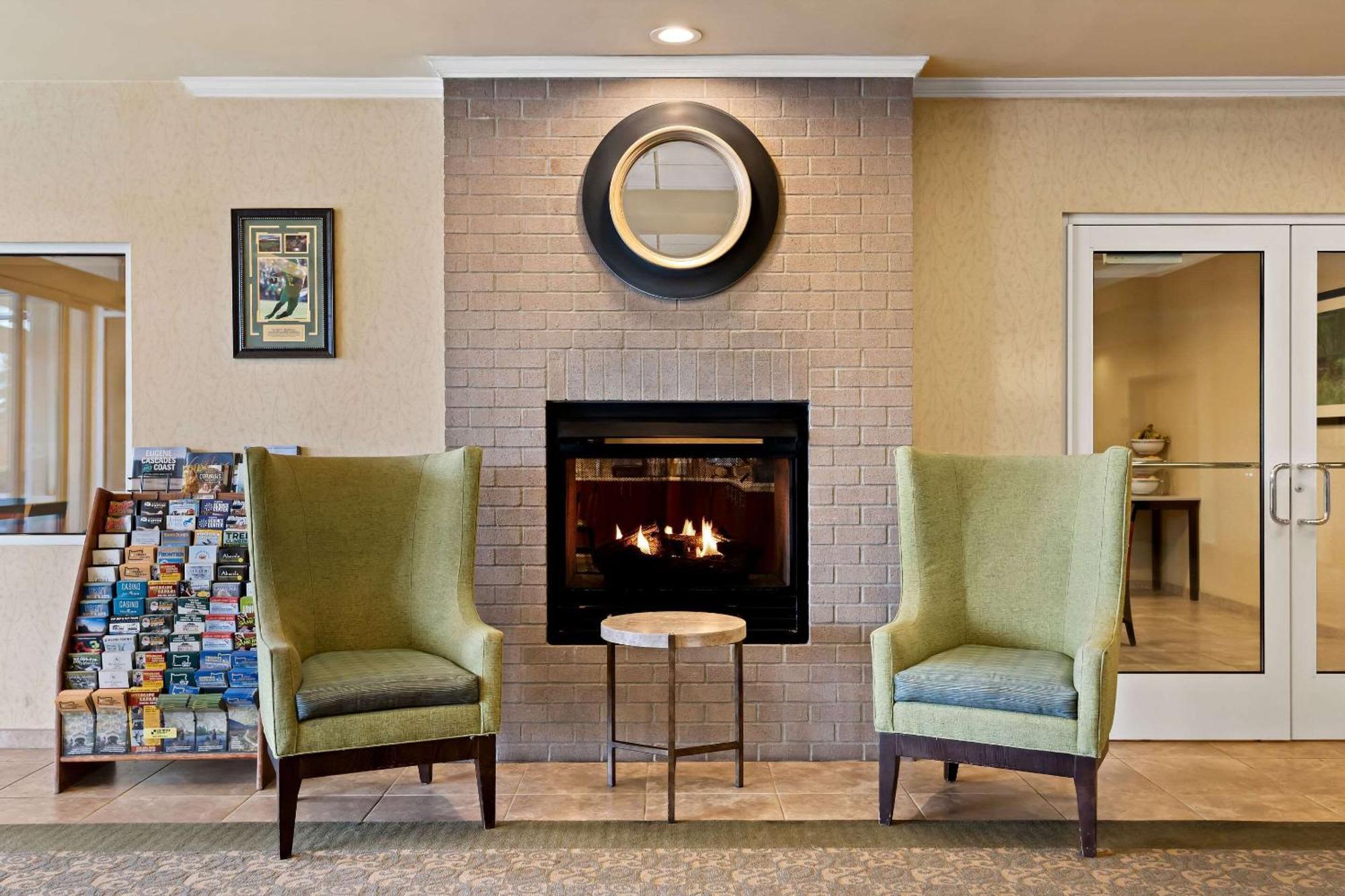 Comfort Inn & Suites Creswell Экстерьер фото