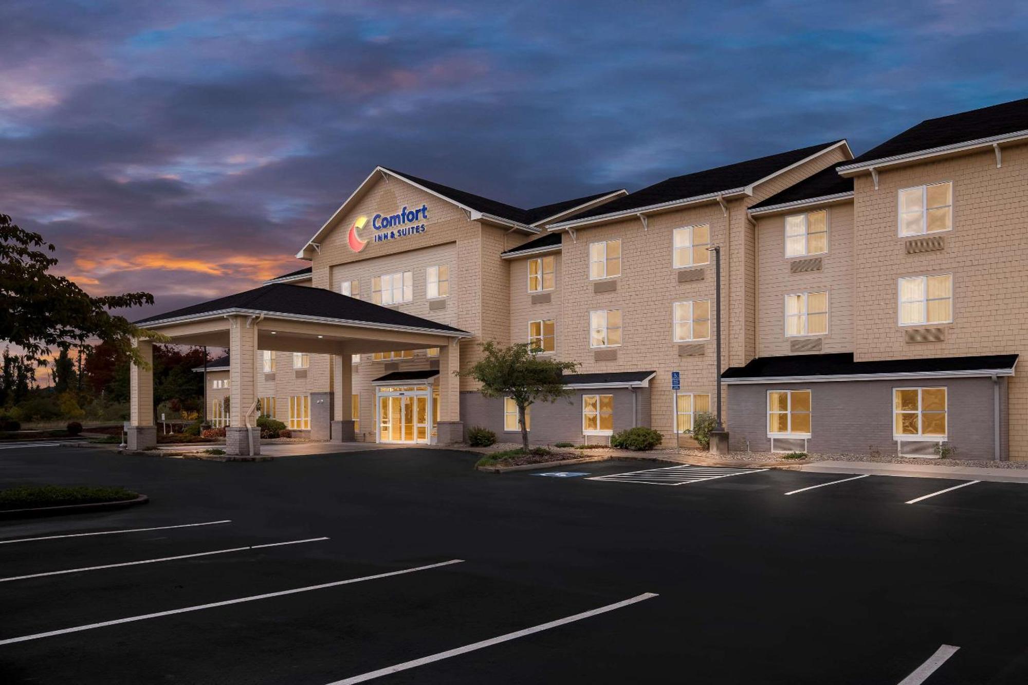 Comfort Inn & Suites Creswell Экстерьер фото