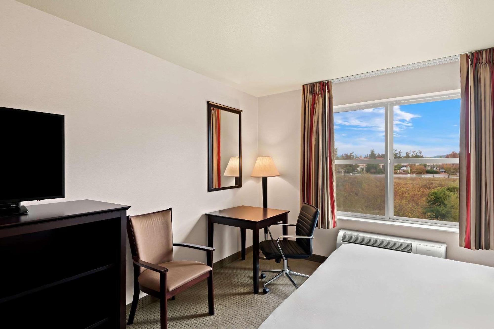 Comfort Inn & Suites Creswell Экстерьер фото