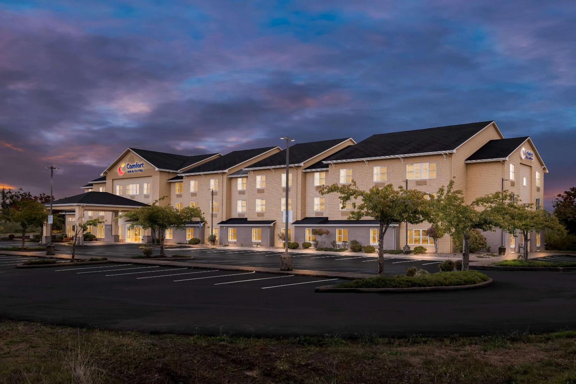 Comfort Inn & Suites Creswell Экстерьер фото